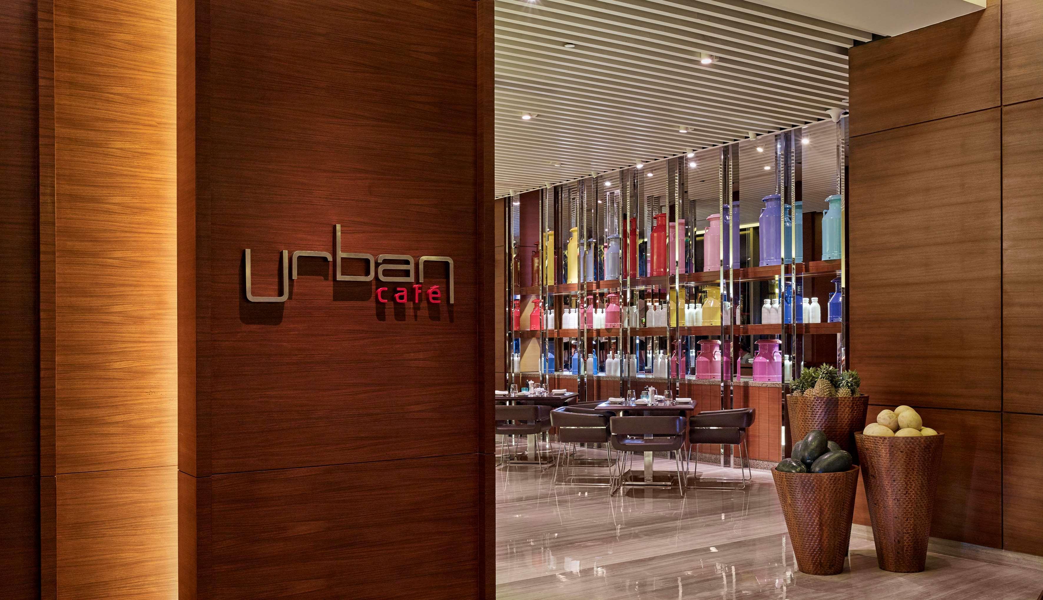 Hyatt Regency Chandīgarh Exteriér fotografie Urban Cafe