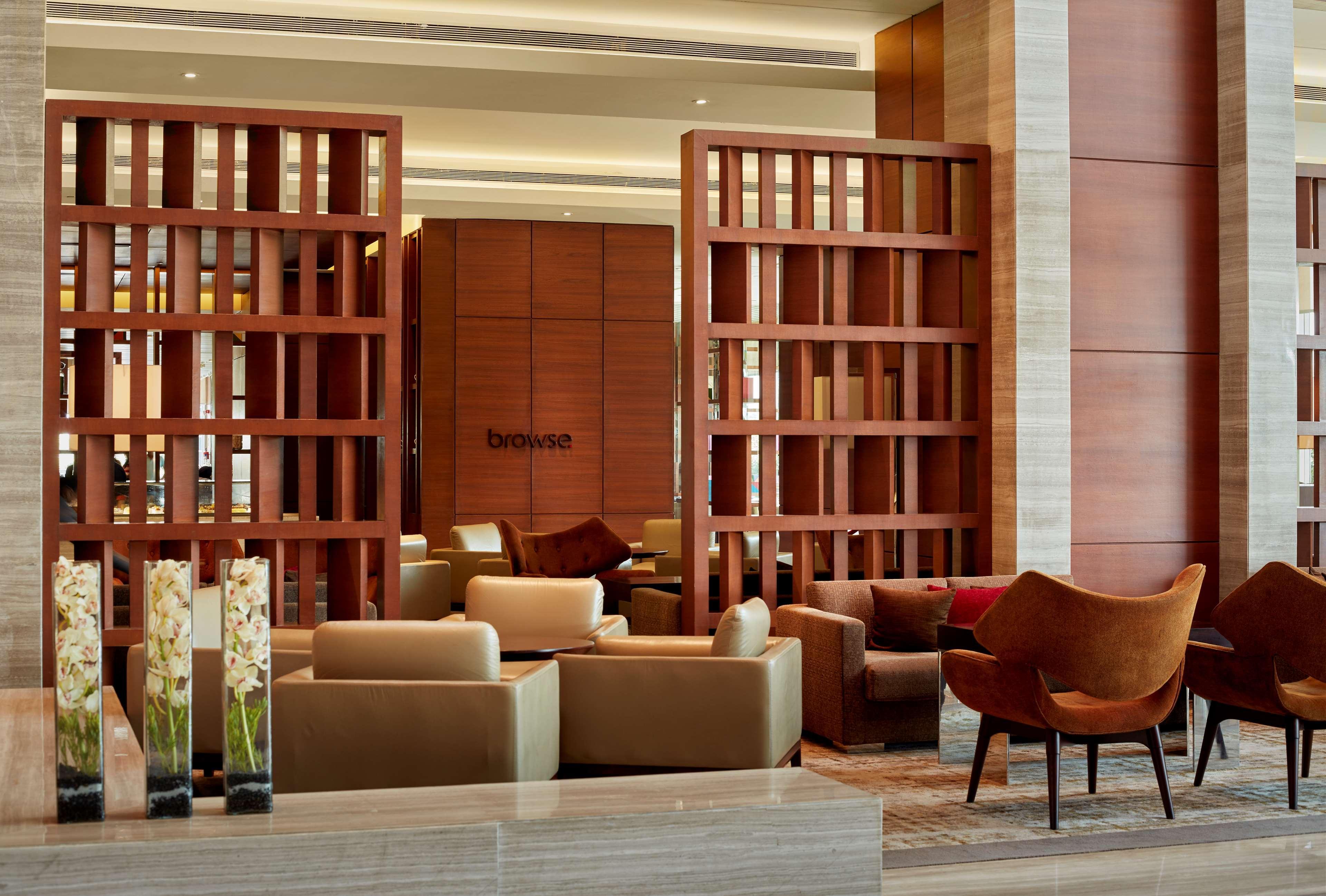 Hyatt Regency Chandīgarh Exteriér fotografie Lobby